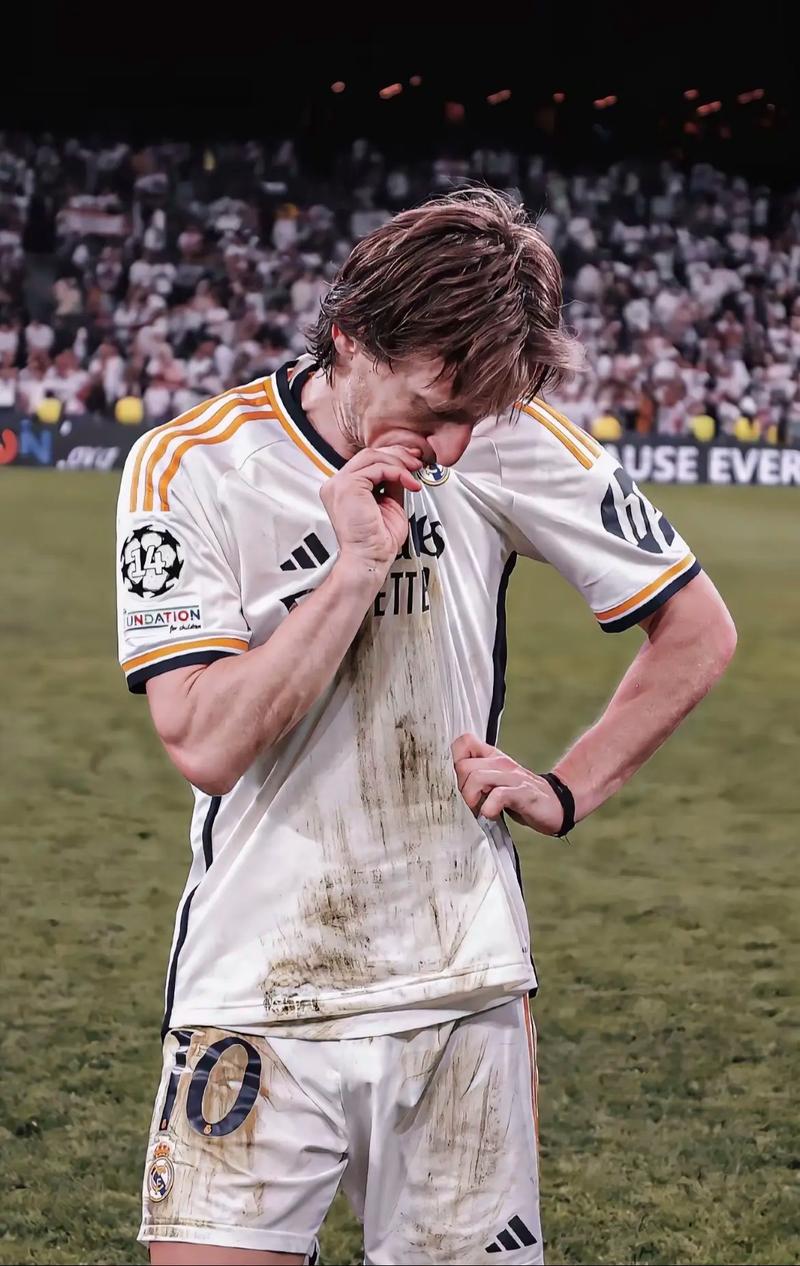 斯洛文尼亚主帅：奥布拉克感到不适，将缺席与瑞典的比赛